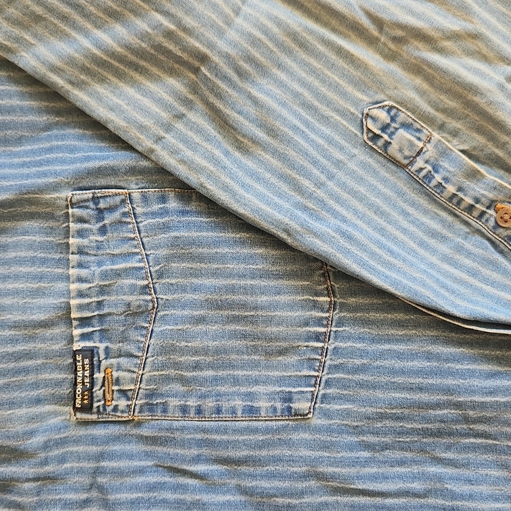 Button up - Picture 2 of 3